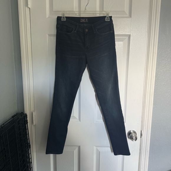 Abercrombie & Fitch Denim - Abercrombie & Fitch Women's Harper Dark Skinny Jeans - size 26